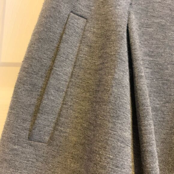 đBCBGMaxazriaâKailinâPleated LaserâCutoutâMini - Picture 2 of 8